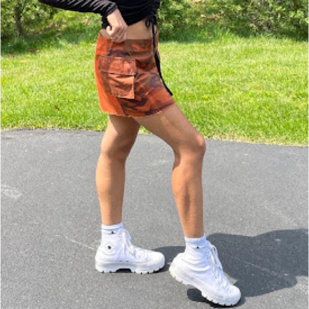 Urban Outfitters Women’s Scarlet Camo Mini Skirt - Picture 7 of 9